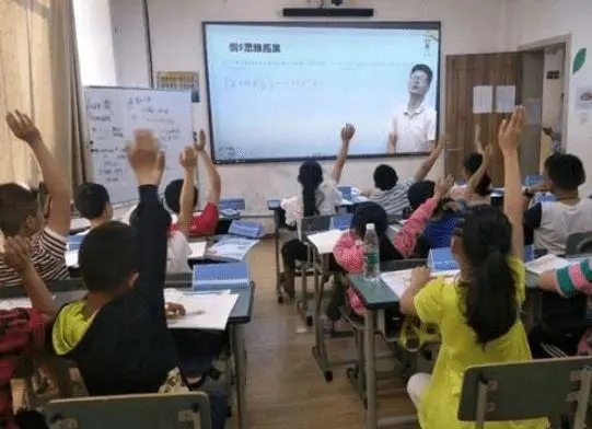 跑路、倒闭与转型 教培产业一地鸡毛 从业者去了哪里？